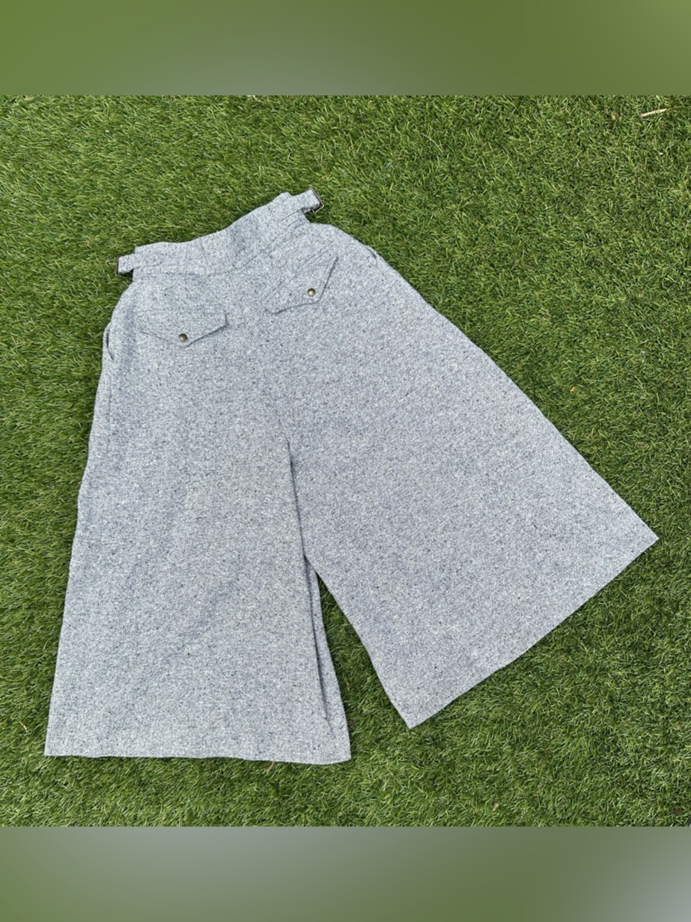Vintage French “Creation Beauharnais Modèle” Grey Wool Culottes- 25” Waist - Picture 2 of 10